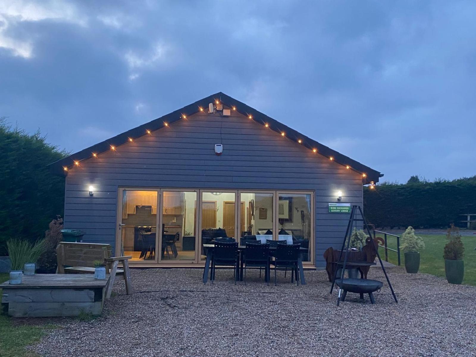 King Richard'S Luxury Lodge - Sleeps Up To 8 ,Dog Friendly ,Near Sherwood Forest At Fairview Farm In Nottingham Set In 88 Acres And Great For Groups,Family Gatherings,Corporate Events Esterno foto